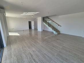 Thumbnail von Moderne Villa mit Swimmingpool und Meerblick