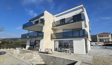 Neues Appartement auf zwei Etagen mit Meerblick