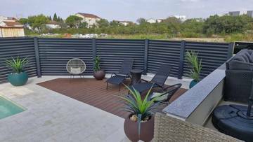 Thumbnail von Erdgeschosswohnung mit Garten und Pool