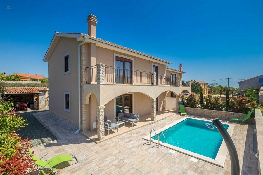 Doppelhaus mit zwei Haushälften