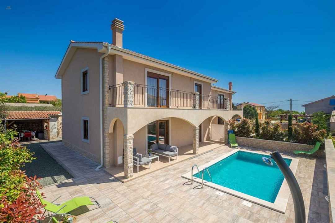 Doppelhaus mit zwei Haushälften