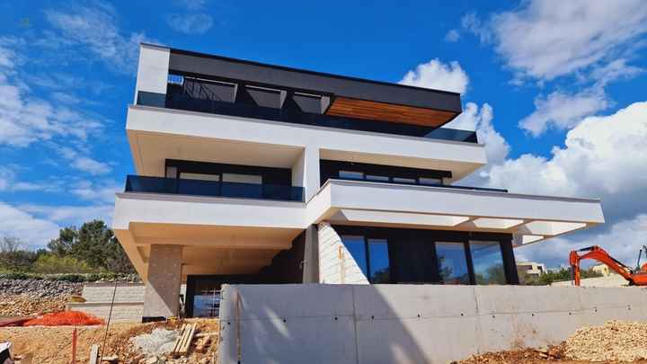 Moderne Neubauwohnung mit schönem Meerblick