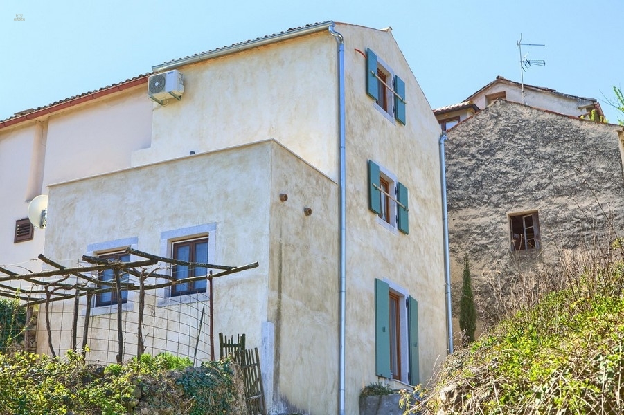 Doppelhaushälfte mit mediterranem Flair in ruhiger Lage