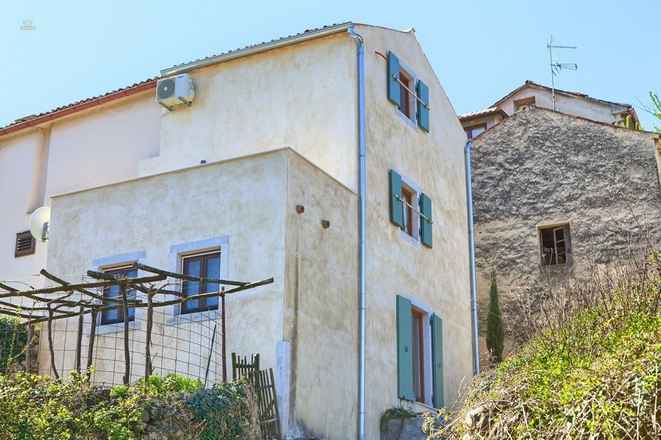 Doppelhaushälfte mit mediterranem Flair in ruhiger Lage