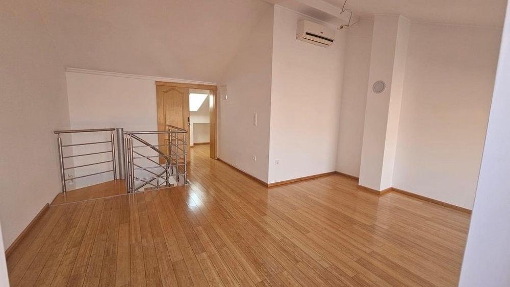 Thumbnail von Maisonettewohnung mit Dachterrasse und Panorama-Meerblick