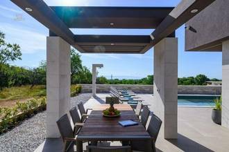 Thumbnail von Moderne Luxusvilla in ruhiger Lage mit Pool und Meerblick