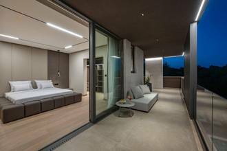 Thumbnail von Moderne Luxusvilla in ruhiger Lage mit Pool und Meerblick