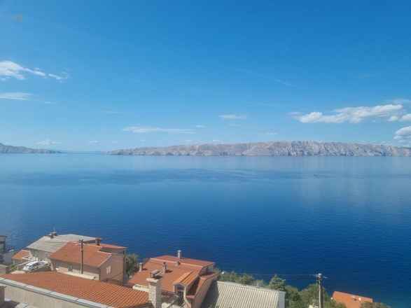 Haus mit vier Appartements in Panorama-Lage mit Meerblick
