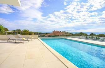 Thumbnail von Moderne Luxusvilla mit Swimmingpool und Meerblick, Region Krk, Insel Krk