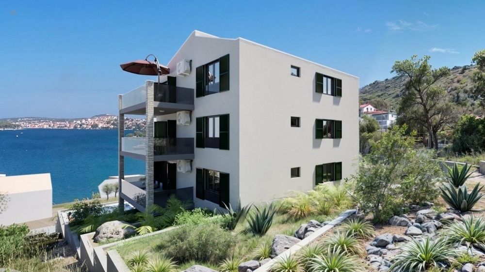 Moderne Neubauwohnungen nahe dem Meer