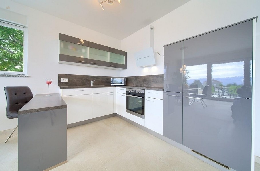 Thumbnail von Moderne Erdgeschosswohnung mit Meerblick