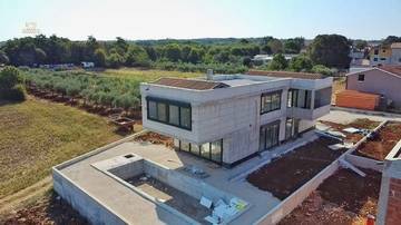 Thumbnail von Moderne Villa mit Swimmingpool und Meerblick