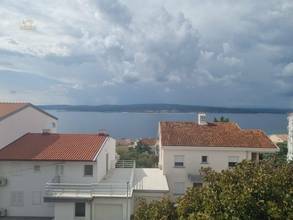 Möblierte Dachgeschosswohnung mit Blick auf das Meer