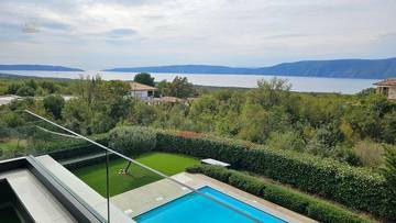 Thumbnail von Moderne Villa mit Swimmingpool und Meerblick
