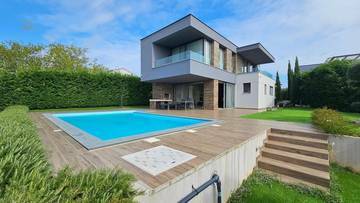 Thumbnail von Moderne Villa mit Swimmingpool und Meerblick
