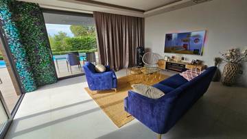 Thumbnail von Moderne Villa mit Swimmingpool und Meerblick