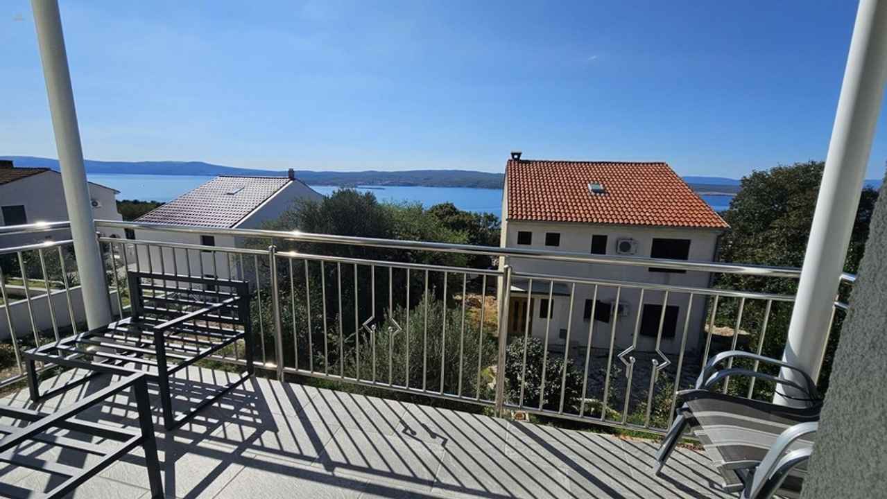 Dachgeschosswohnung mit Panorama-Meerblick