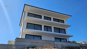 Thumbnail von Attraktives Neubau-Appartement  im 2. OG + Studio mit Garten im Erdgeschoss