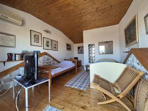 Thumbnail von Traditionelles Steinhaus mit großem Garten