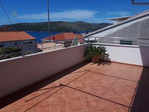 Thumbnail von Haus mit Meerblick in der Region Trogir (Festlandküste)