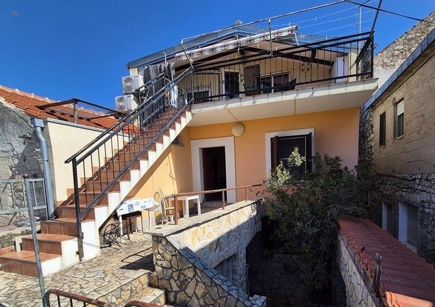 Thumbnail von Steinhaus im Stadtzentrum