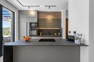 Thumbnail von Moderne Neubau-Villa mit Swimmingpool und Panorama-Meerblick, Region Trogir