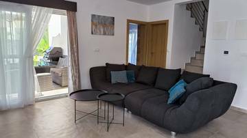 Thumbnail von Moderne Villa mit Swimmingpool und Meerblick