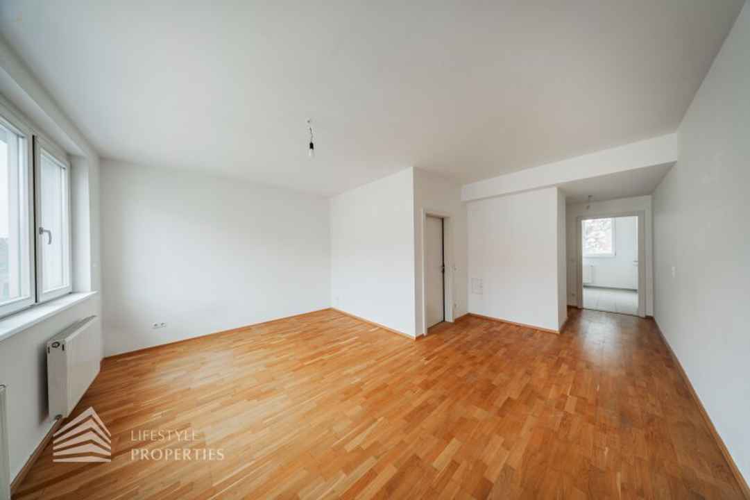 Helle Garconniere im DG, Nähe Landstraße Hauptstraße