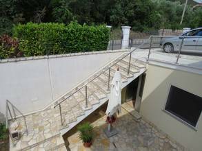 Thumbnail von Luxuriöses Haus mit drei Wohnungen in ruhiger Panorama-Lage, Region Labin