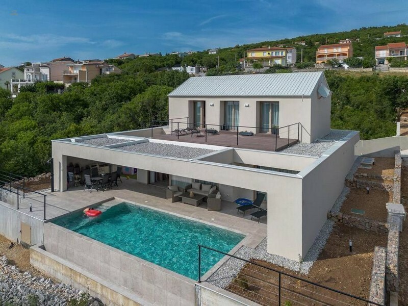 Moderne Villa mit Pool und schönem Meerblick