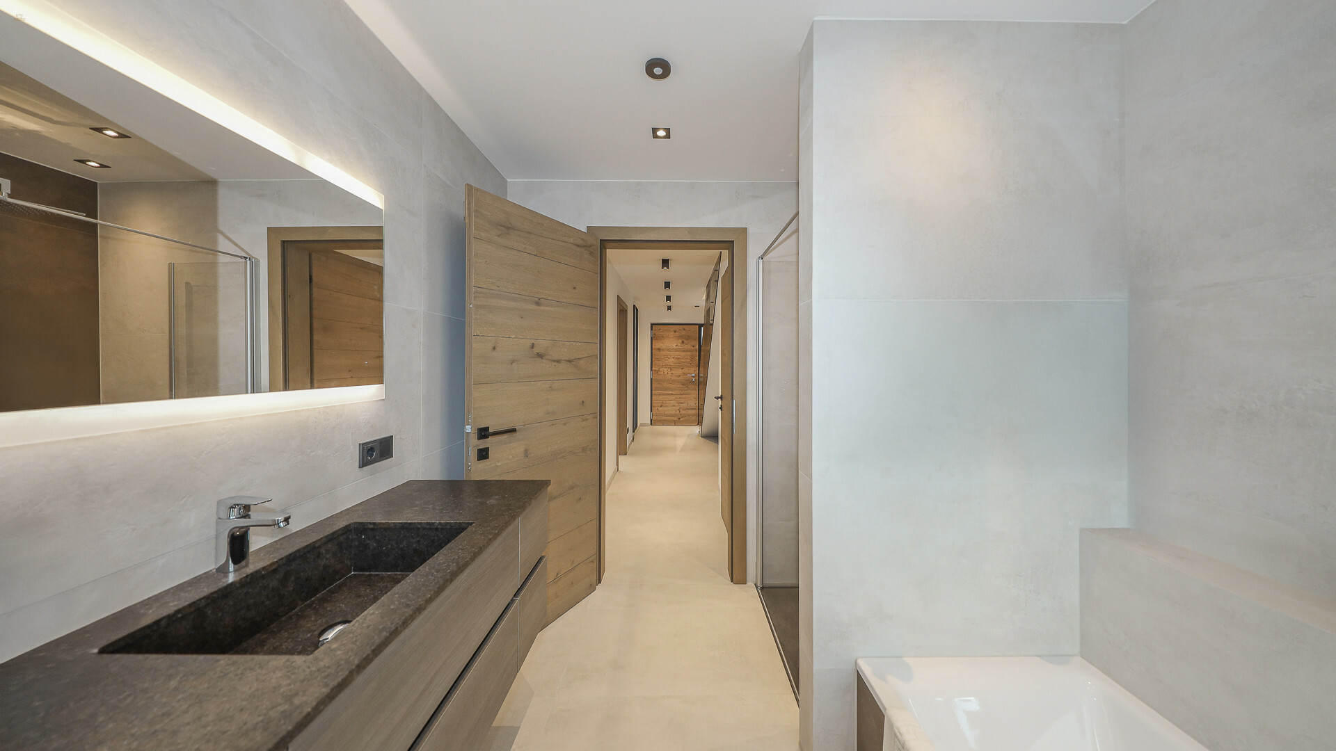 Thumbnail von Exklusiver Neubau mit 4 Wohnungen in sonniger Toplage