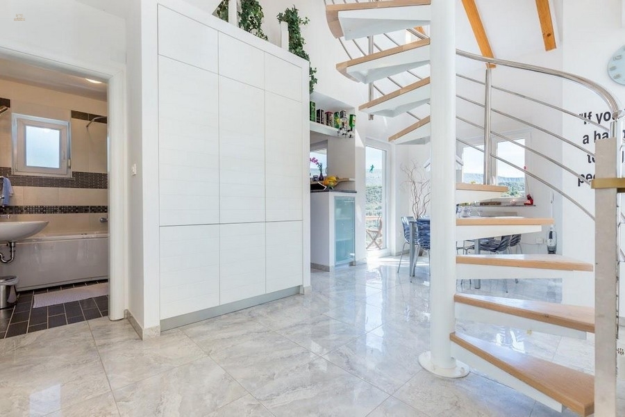 Thumbnail von Moderne Maisonettewohnung mit Dachterrasse und Jacuzzi