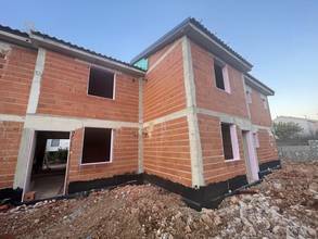 Thumbnail von Moderne Neubau-Doppelhaushälfte mit Pool - Immobilie H3480