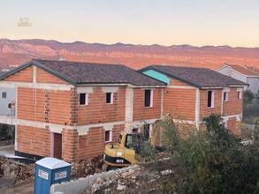 Thumbnail von Moderne Neubau-Doppelhaushälfte mit Pool - Immobilie H3480