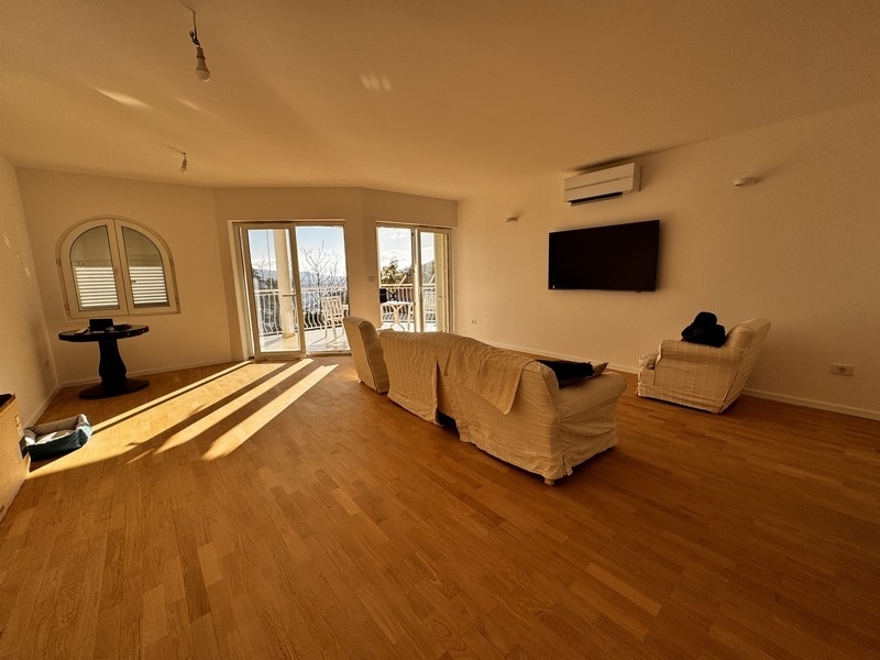 Thumbnail von Geräumige Wohnung mit schönem Meerblick