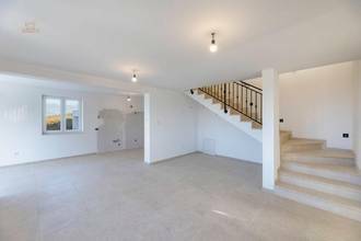 Thumbnail von Haus mit 3 Wohnungen in Panorama-Lage