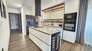 Thumbnail von Moderne Luxusvilla mit Pool und schönem Meerblick