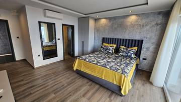 Thumbnail von Moderne Luxusvilla mit Pool und schönem Meerblick