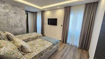 Thumbnail von Moderne Luxusvilla mit Pool und schönem Meerblick