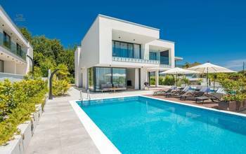 Thumbnail von Luxuriöse Doppelhaushälfte mit Pool und Meerblick, Region Opatija