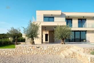 Thumbnail von Luxuriöse Villa mit Swimmingpool und Meerblick