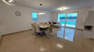 Thumbnail von Moderner Bungalow mit Swimmingpool