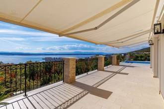Thumbnail von Mediterrane Luxusvilla mit Panorama-Meerblick und Infinity-Swimmingpool
