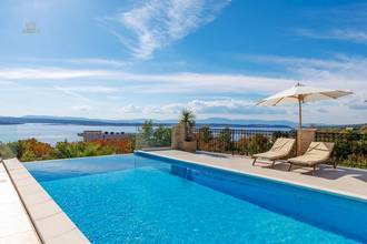 Thumbnail von Mediterrane Luxusvilla mit Panorama-Meerblick und Infinity-Swimmingpool