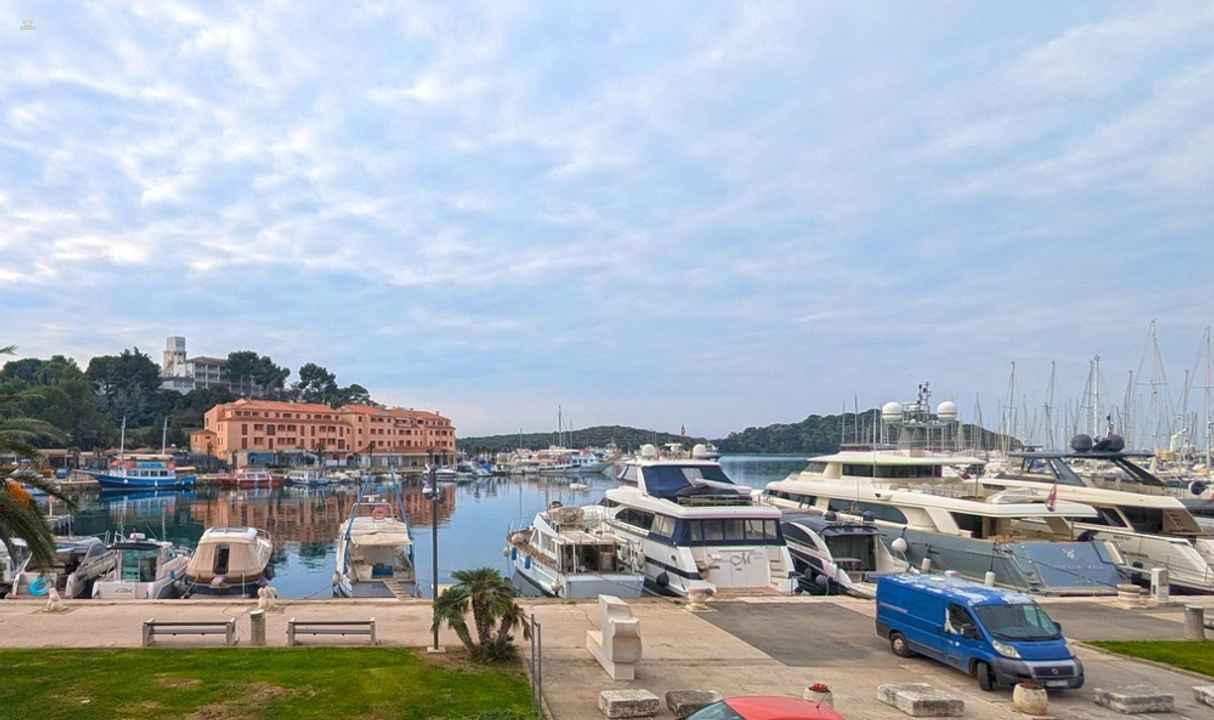 Maison en première ligne face à la mer