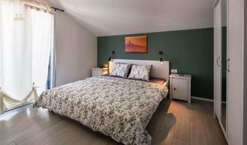 Thumbnail von Apartmentvilla mit fünf Wohnungen