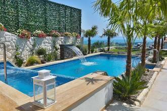 Thumbnail von Luxuriöse Villa mit Pool und Meerblick