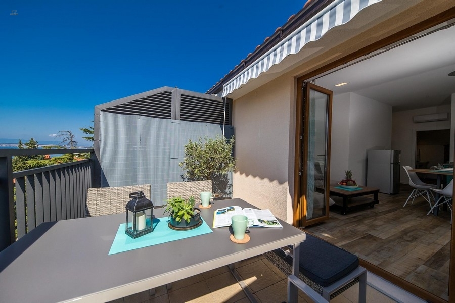 Thumbnail von Modern eingerichtete Wohnung im obersten Stockwerk - mit Meerblick