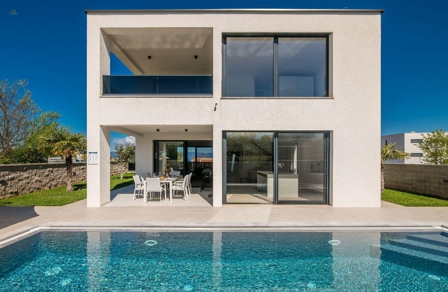Moderne Villa mit Swimmingpool