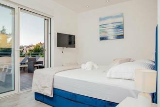 Thumbnail von Вилла с бассейном, террасой на крыше и видом на море